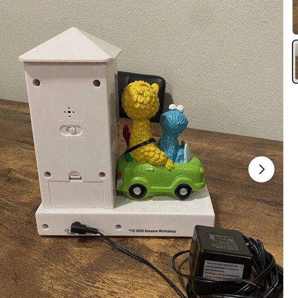 Sesame Street Stoplight Sleep Enhancing Alarm Clock for Kids (Elmo & Friends) - Picture 4 of 7